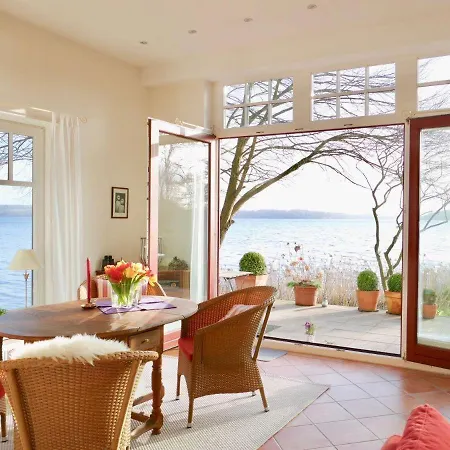 Ferienhaus-mit-direktem-zugang-zum-kellersee