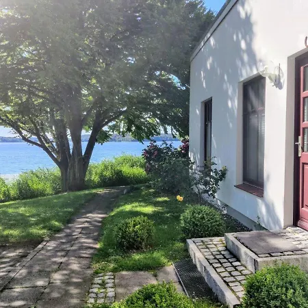 Ferienhaus-mit-direktem-zugang-zum-kellersee